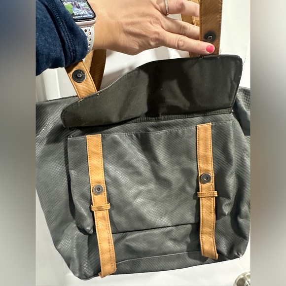 Roxy Large Gray Purse - Picture 2 of 12